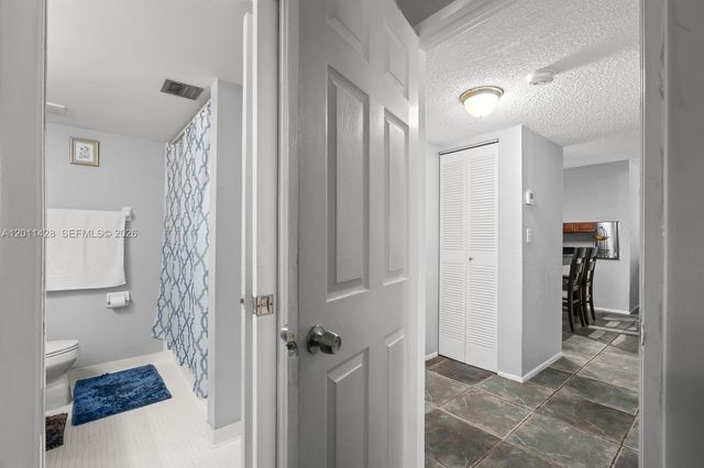 3083 N Oakland Forest Dr 206, Oakland Park, FL 33309