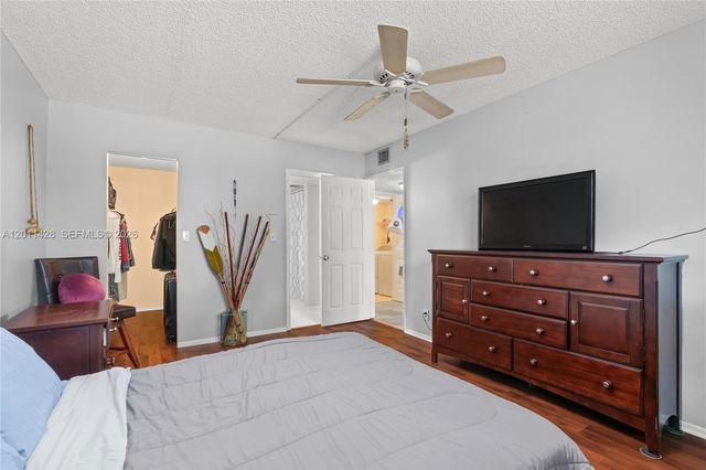 3083 N Oakland Forest Dr 206, Oakland Park, FL 33309