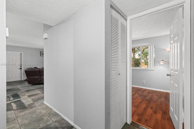3083 N Oakland Forest Dr 206, Oakland Park, FL 33309