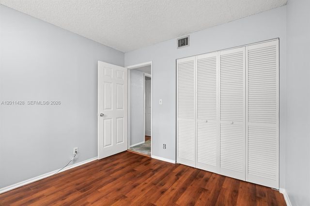 3083 N Oakland Forest Dr 206, Oakland Park, FL 33309