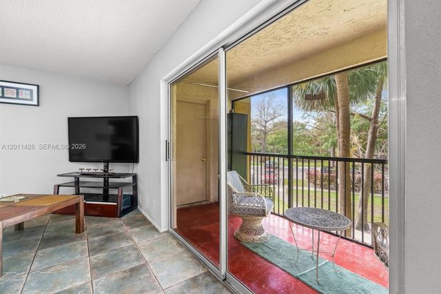 3083 N Oakland Forest Dr 206, Oakland Park, FL 33309