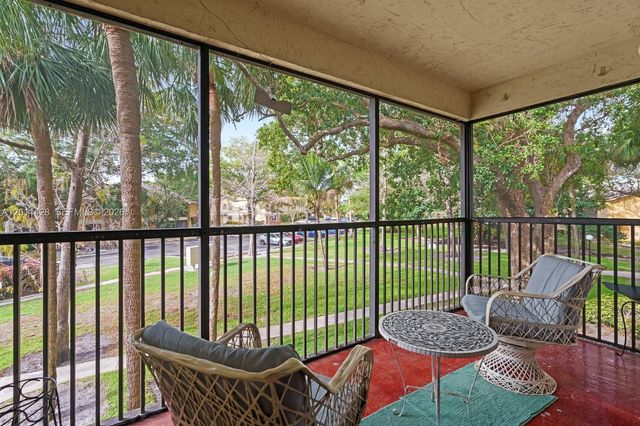 3083 N Oakland Forest Dr 206, Oakland Park, FL 33309