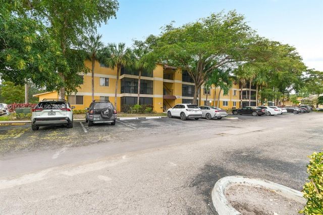 3083 N Oakland Forest Dr 206, Oakland Park, FL 33309
