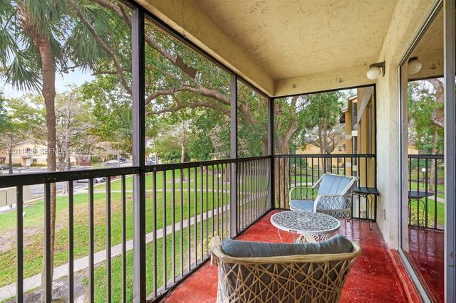 3083 N Oakland Forest Dr 206, Oakland Park, FL 33309