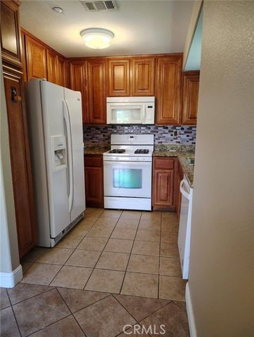 19229 Palo Verde Drive, Apple Valley, CA 92308