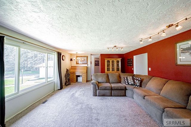 111 E 65th S, Idaho Falls, ID 83404