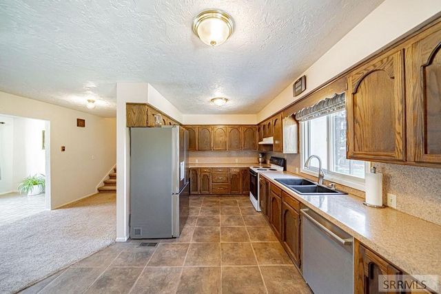 111 E 65th S, Idaho Falls, ID 83404