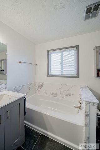 111 E 65th S, Idaho Falls, ID 83404
