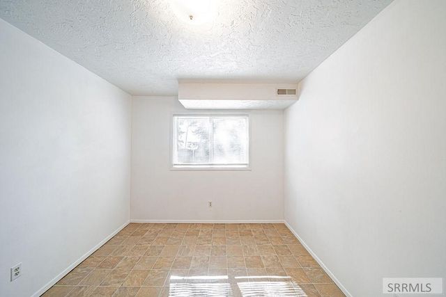 111 E 65th S, Idaho Falls, ID 83404