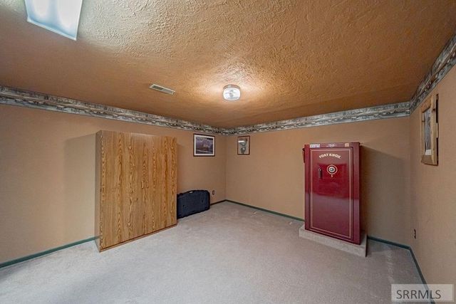111 E 65th S, Idaho Falls, ID 83404