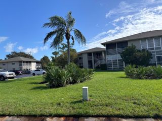 17 Lake Vista Trl Apt 207, Port St Lucie, FL 34952