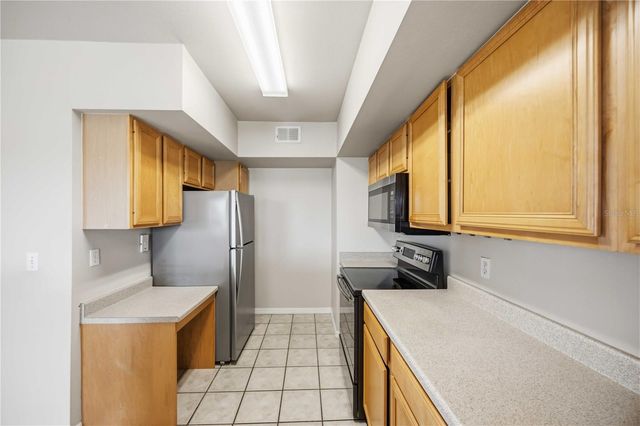 1025 VILLAGIO CIRCLE 208, Sarasota, FL 34237