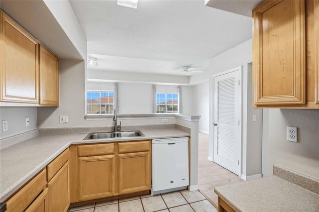 1025 VILLAGIO CIRCLE 208, Sarasota, FL 34237