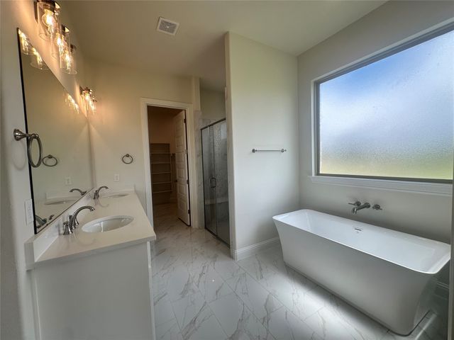 215 Stuart Street, Paradise, TX 76073