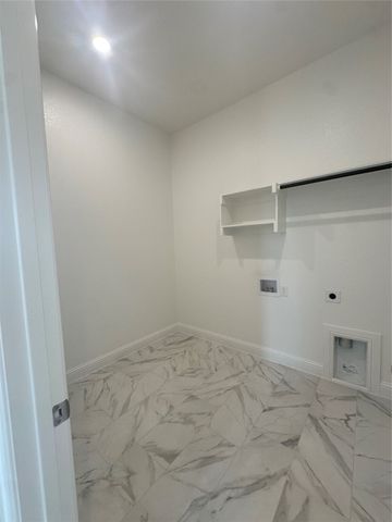 215 Stuart Street, Paradise, TX 76073