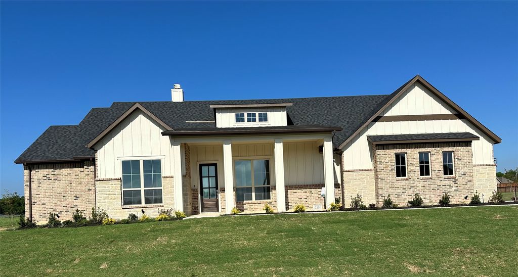 215 Stuart Street, Paradise, TX 76073