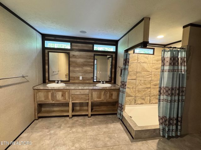 122 Green Acres, Clarkrange, TN 38553