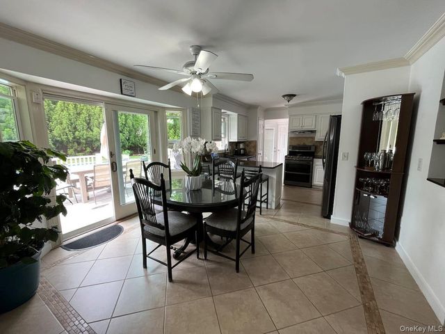 45 Bellows Terrace B, Hampton Bays, NY 11946