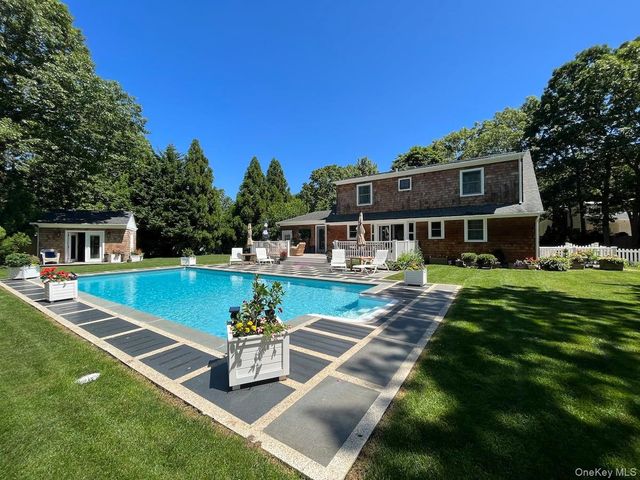 45 Bellows Terrace B, Hampton Bays, NY 11946