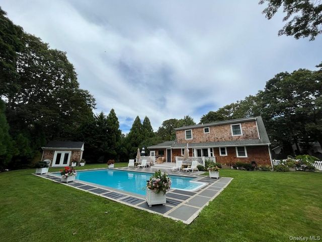 45 Bellows Terrace B, Hampton Bays, NY 11946
