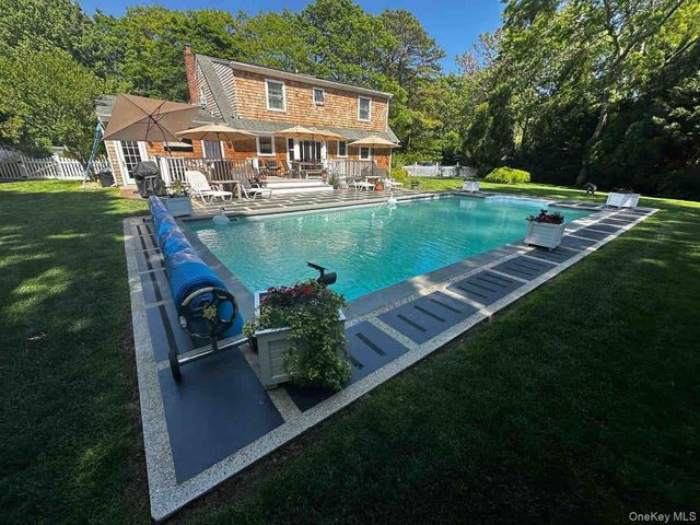 45 Bellows Terrace B, Hampton Bays, NY 11946
