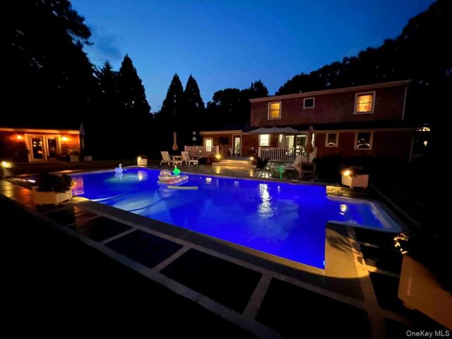 45 Bellows Terrace B, Hampton Bays, NY 11946