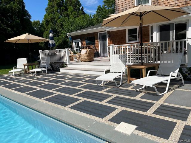 45 Bellows Terrace B, Hampton Bays, NY 11946