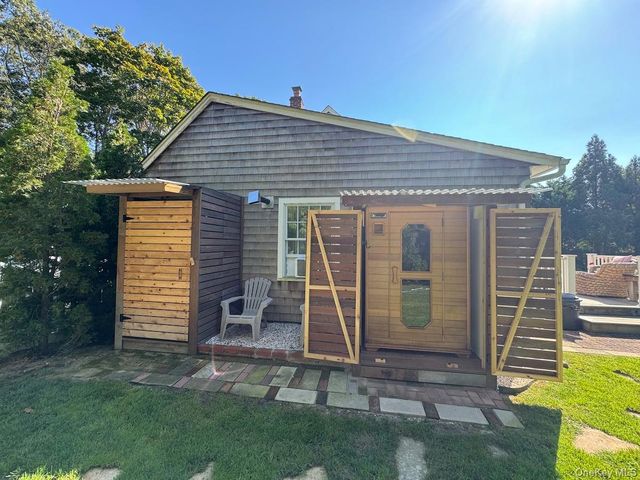 45 Bellows Terrace B, Hampton Bays, NY 11946