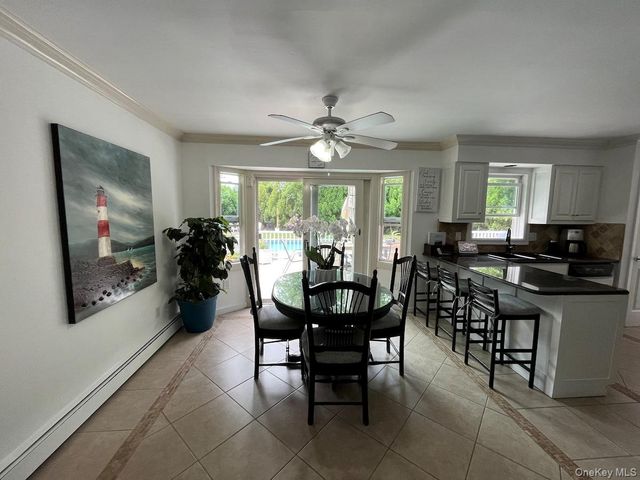 45 Bellows Terrace B, Hampton Bays, NY 11946