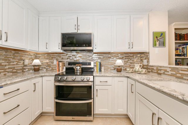2237 Landings LANE, Delavan, WI 53115