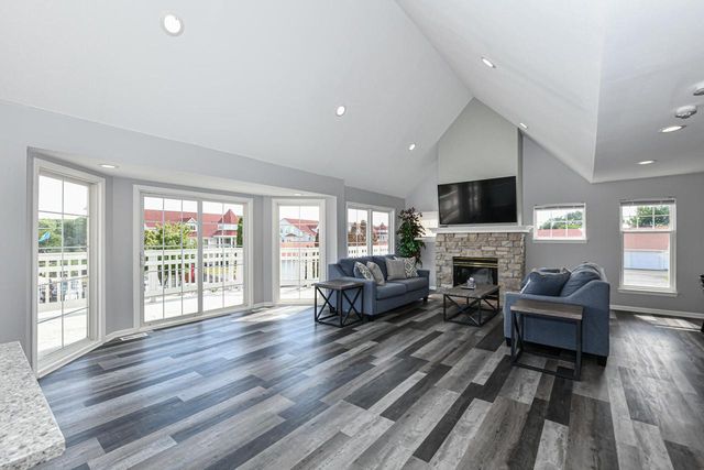 2237 Landings LANE, Delavan, WI 53115