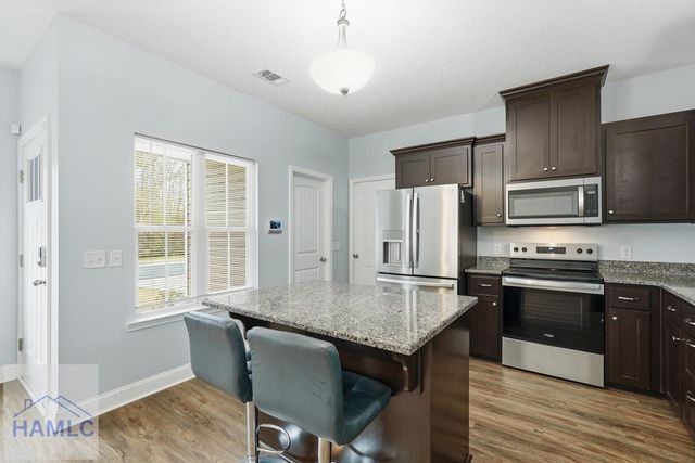 220 Cherokee Oaks Xing, Hinesville, GA 31313