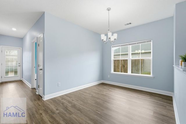 220 Cherokee Oaks Xing, Hinesville, GA 31313