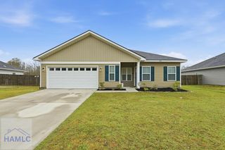 220 Cherokee Oaks Xing, Hinesville, GA 31313