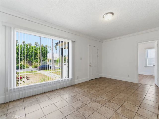 4900 8th Avenue, Los Angeles, CA 90043