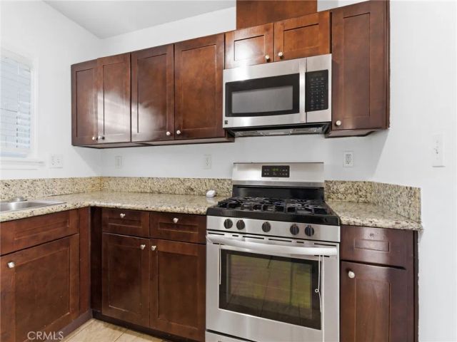 4900 8th Avenue, Los Angeles, CA 90043