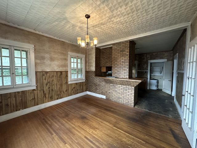 626 S 1st St, Pulaski, TN 38478