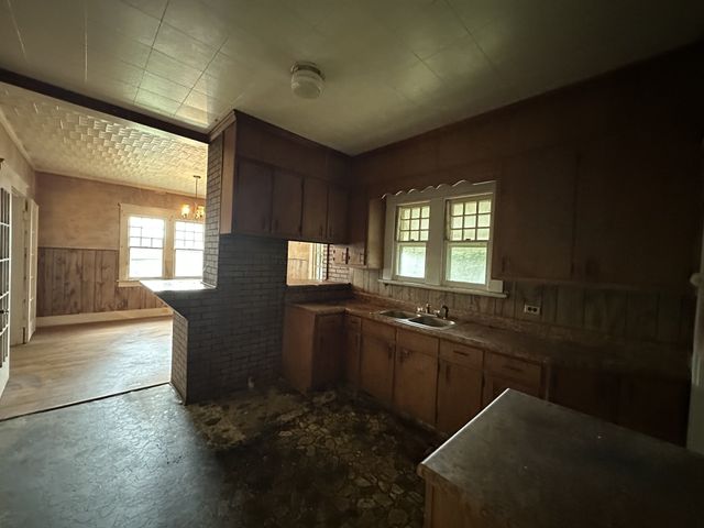 626 S 1st St, Pulaski, TN 38478
