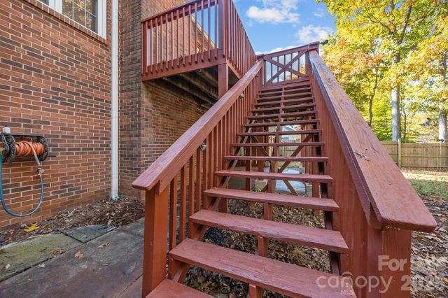 280 Birchridge Drive, Kernersville, NC 27284