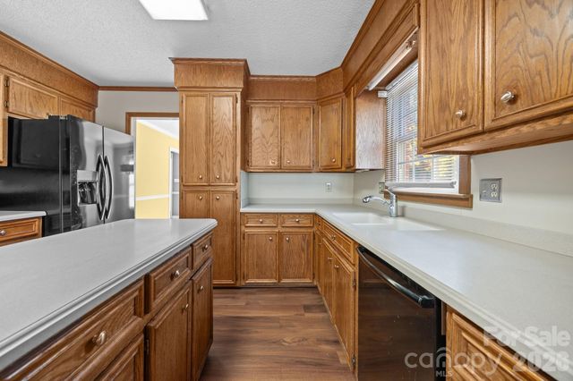 280 Birchridge Drive, Kernersville, NC 27284