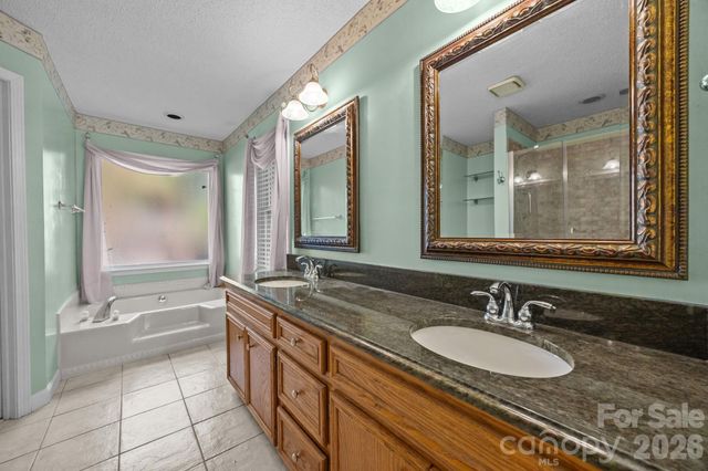 280 Birchridge Drive, Kernersville, NC 27284