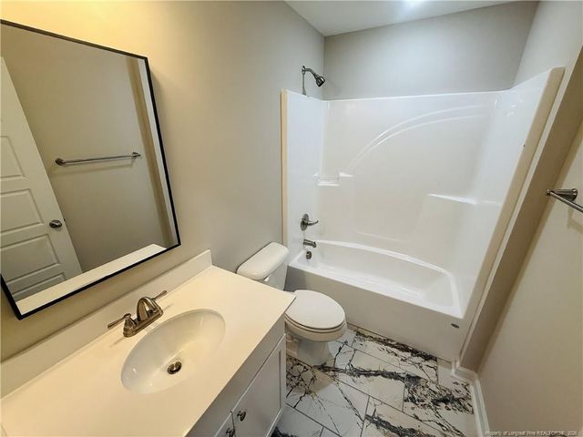 8107 King Road, Fayetteville, NC 28306