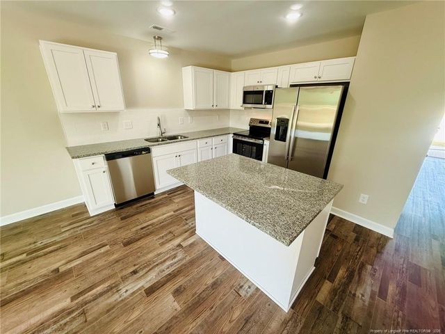 8107 King Road, Fayetteville, NC 28306