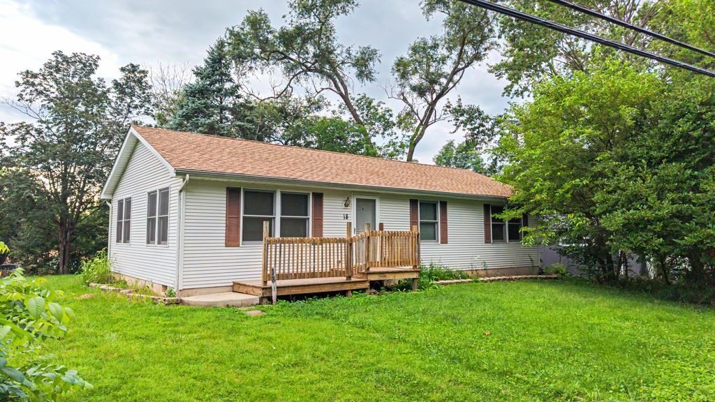 18 S Quinn Street, Hebron, IN 46341