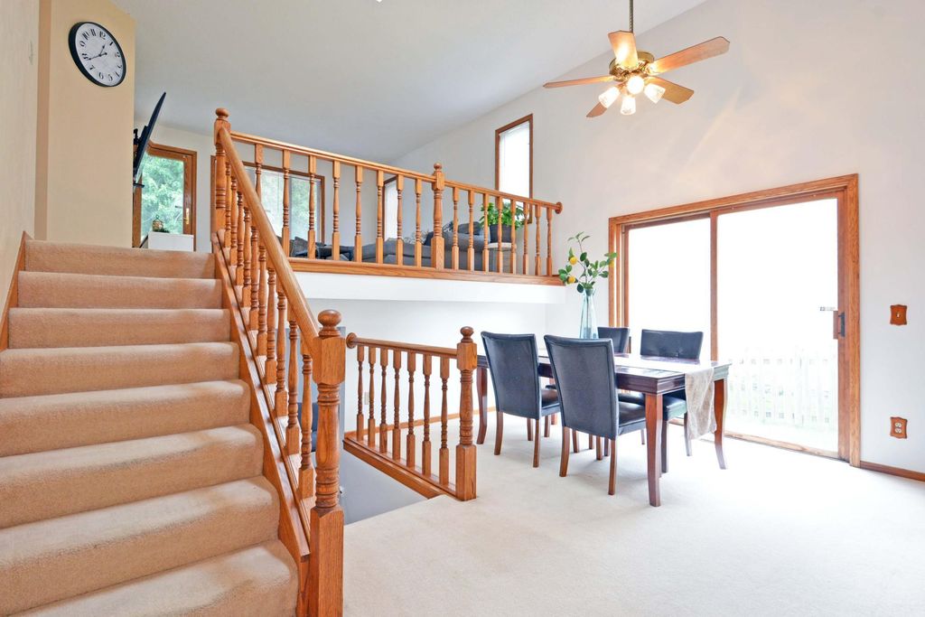 1865 Deer Hills Trail, Eagan, MN 55122