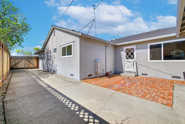 927 Madeline Lane, Santa Clara, CA 95050