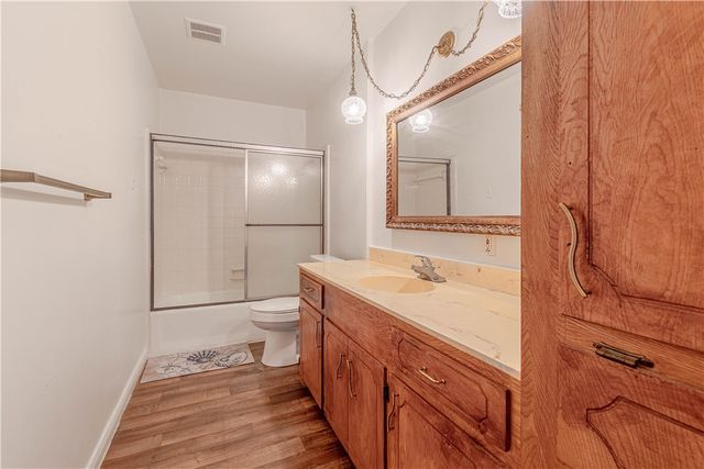 2406 Lakeview Dr, Rockport, TX 78382