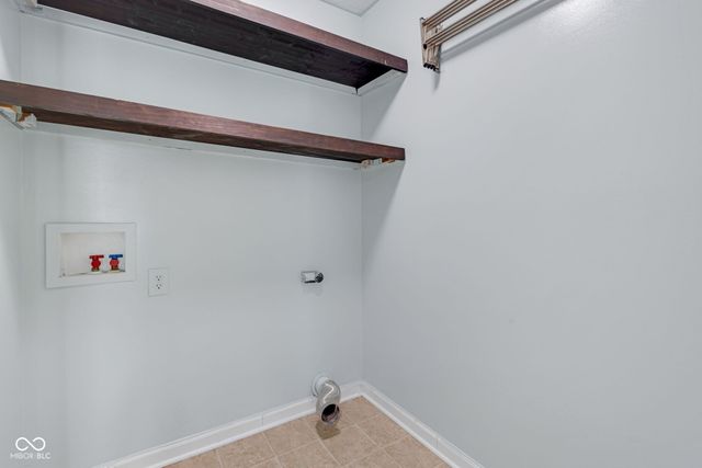 11698 Tylers Close, Fishers, IN 46037