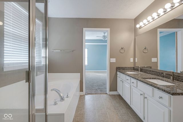 11698 Tylers Close, Fishers, IN 46037