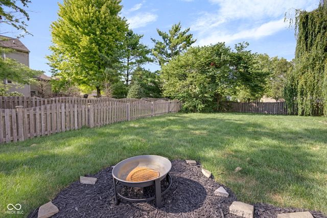 11698 Tylers Close, Fishers, IN 46037